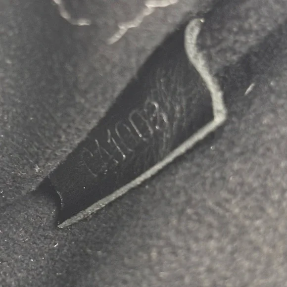 Louis Vuitton Pochette Gange Limited Edition Roppongi unisex Black Calf Leather✨ - Picture 10 of 12